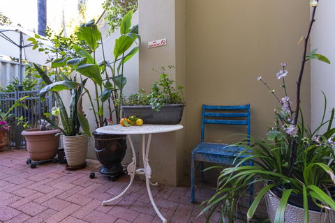 Como Executive Apartment - ACT Tourism 11