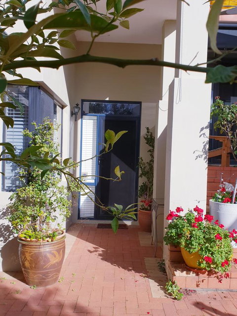 Como Executive Apartment - ACT Tourism 3