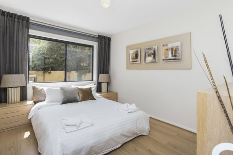 Gorgeous 26 1 Bed Designer Fitout Perfect Location - ACT Tourism 27