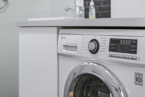 Gorgeous 26 1 Bed Designer Fitout Perfect Location - ACT Tourism 6