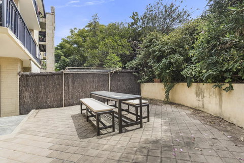 Gorgeous 26 1 Bed Designer Fitout Perfect Location - ACT Tourism 21