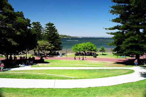 While Away Holiday Accommodation - ACT Tourism 20