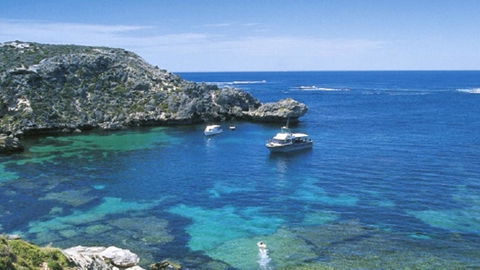 While Away Holiday Accommodation - ACT Tourism 2