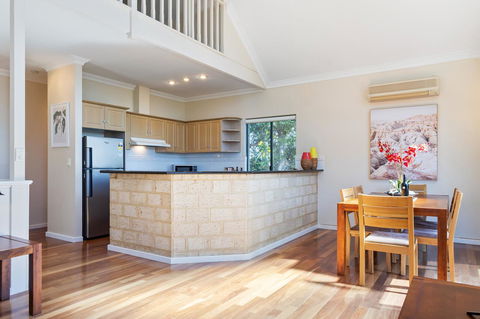 Swanview Ardross Shortstays - ACT Tourism 6