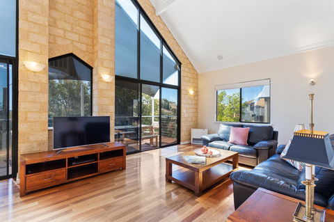 Swanview Ardross Shortstays - ACT Tourism 2