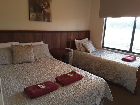 Cosy Corner Chalets - ACT Tourism 9