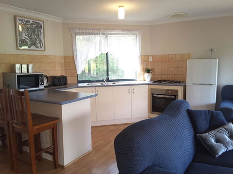 Cosy Corner Chalets - ACT Tourism 5