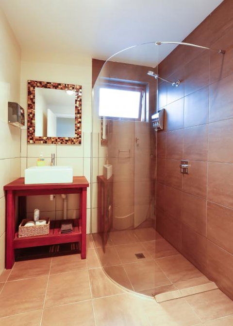 Waikiki Beach Bed And Breakfast - ACT Tourism 5