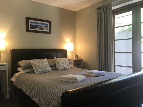 Waikiki Beach Bed And Breakfast - ACT Tourism 2