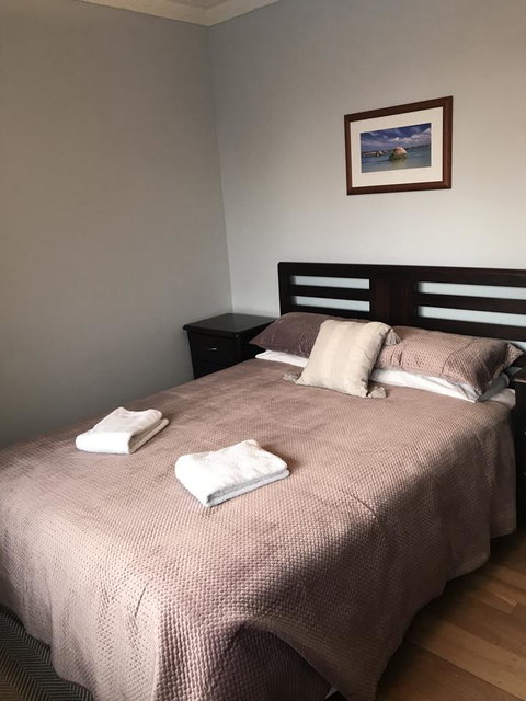 Waikiki Beach Bed And Breakfast - ACT Tourism 3