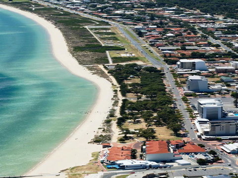 Waikiki Beach Bed And Breakfast - ACT Tourism 16