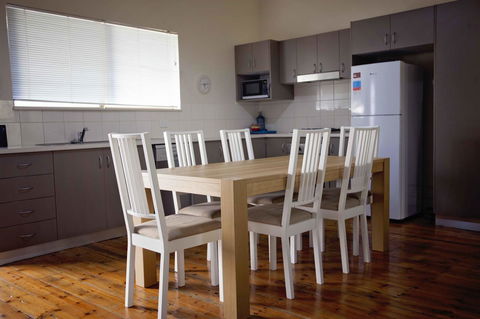 Hopetoun Motel & Chalet Village - ACT Tourism 7