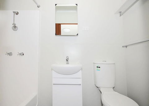 Meekatharra Accommodation Centre - ACT Tourism 11