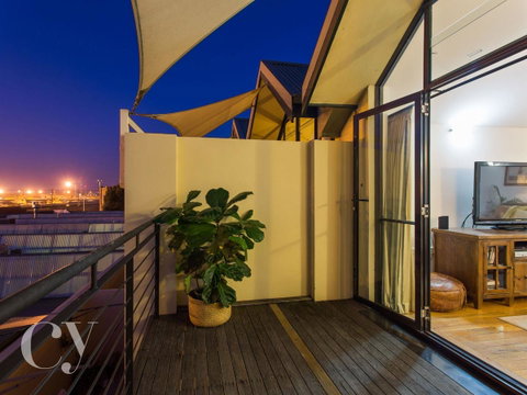 James Street Warehouse - ACT Tourism 21