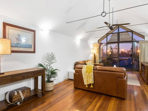 James Street Warehouse - ACT Tourism 24