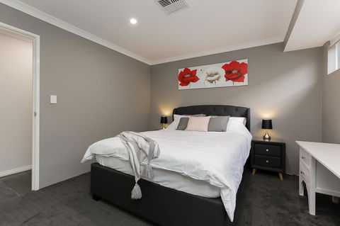 Perth Comfy Stays - ACT Tourism 29