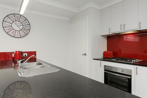 Perth Comfy Stays - ACT Tourism 17