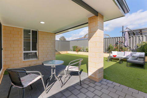 Perth Comfy Stays - ACT Tourism 11