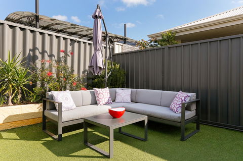 Perth Comfy Stays - ACT Tourism 8