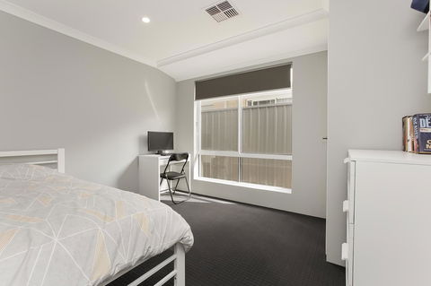Perth Comfy Stays - ACT Tourism 35