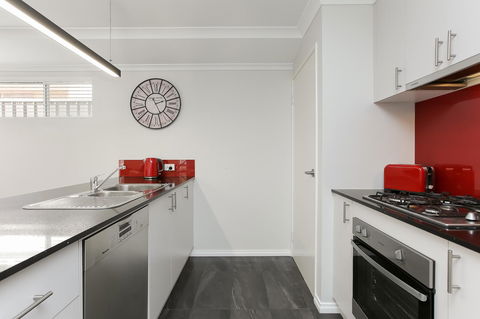 Perth Comfy Stays - ACT Tourism 15