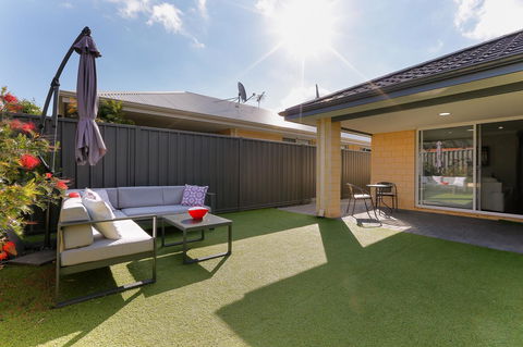 Perth Comfy Stays - ACT Tourism 9