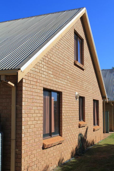 Kestrel Chalets - ACT Tourism 22