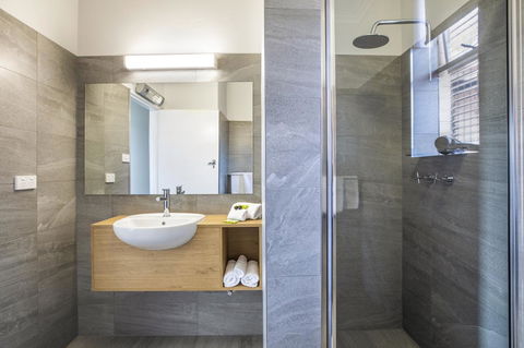 Nightcap At Carlyle Hotel - ACT Tourism 14