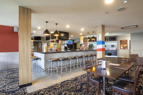 Nightcap At Carlyle Hotel - ACT Tourism 23