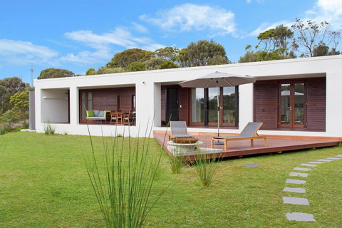 Tamar Solar Home - ACT Tourism 13