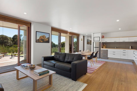 Tamar Solar Home - ACT Tourism 7