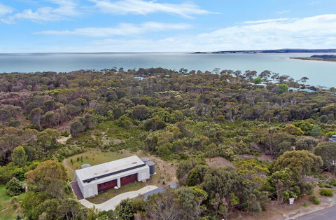 Tamar Solar Home - ACT Tourism 27