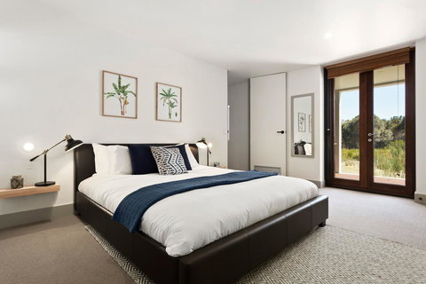 Tamar Solar Home - ACT Tourism 24