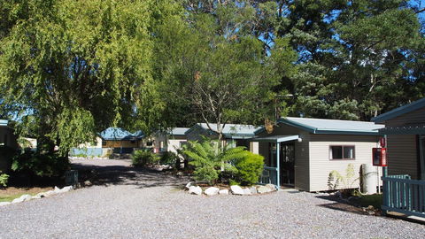 Strahan Retreat Holiday Park - ACT Tourism 12
