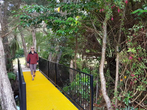 Strahan Retreat Holiday Park - ACT Tourism 3