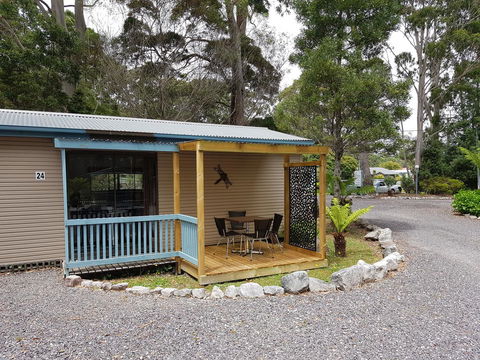 Strahan Retreat Holiday Park - ACT Tourism 8