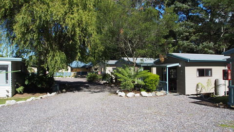 Strahan Retreat Holiday Park - ACT Tourism 39