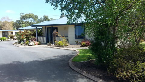 Strahan Retreat Holiday Park - ACT Tourism 40