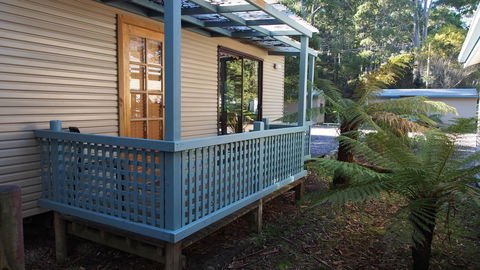 Strahan Retreat Holiday Park - ACT Tourism 9