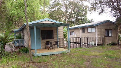 Strahan Retreat Holiday Park - ACT Tourism 10