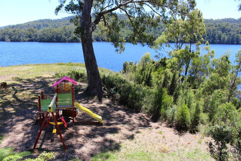 Tullah Lakeside Lodge - ACT Tourism 30
