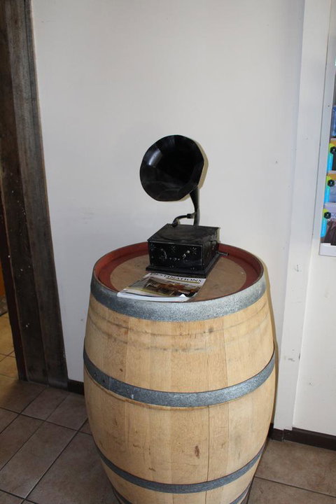 Tullah Lakeside Lodge - ACT Tourism 13