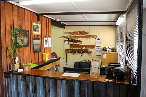 Tullah Lakeside Lodge - ACT Tourism 23