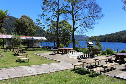 Tullah Lakeside Lodge - ACT Tourism 33