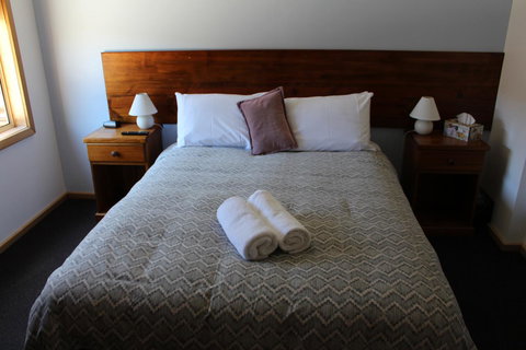 Tullah Lakeside Lodge - ACT Tourism 2