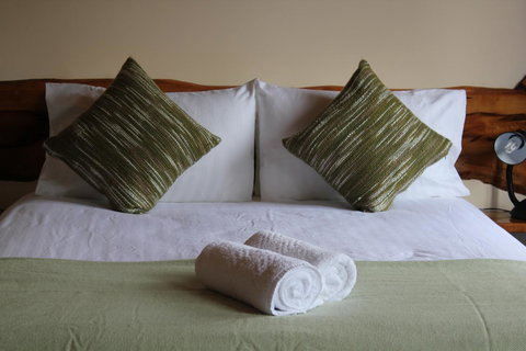 Tullah Lakeside Lodge - ACT Tourism 18