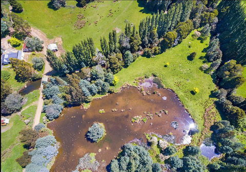 Giants Table And Cottages - ACT Tourism 23