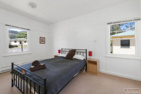 Giants Table And Cottages - ACT Tourism 22
