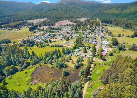 Giants Table And Cottages - ACT Tourism 1