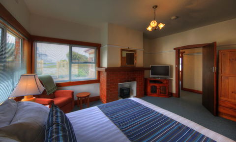 Stanley Village Waterfront Accommodation - ACT Tourism 17
